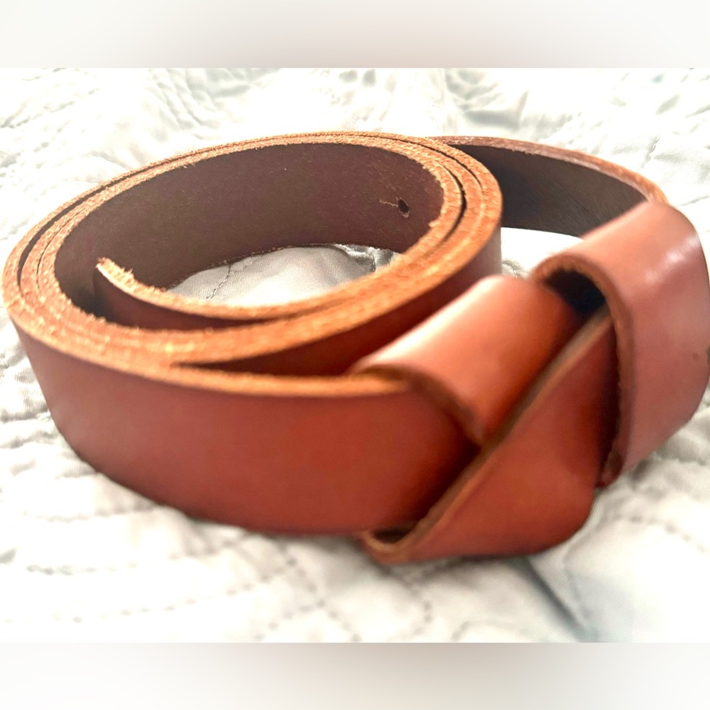 Love Loft Leather Fogetme Knot belt